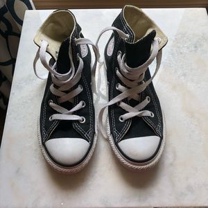 Chuck Taylor Converse Boys size 12.5